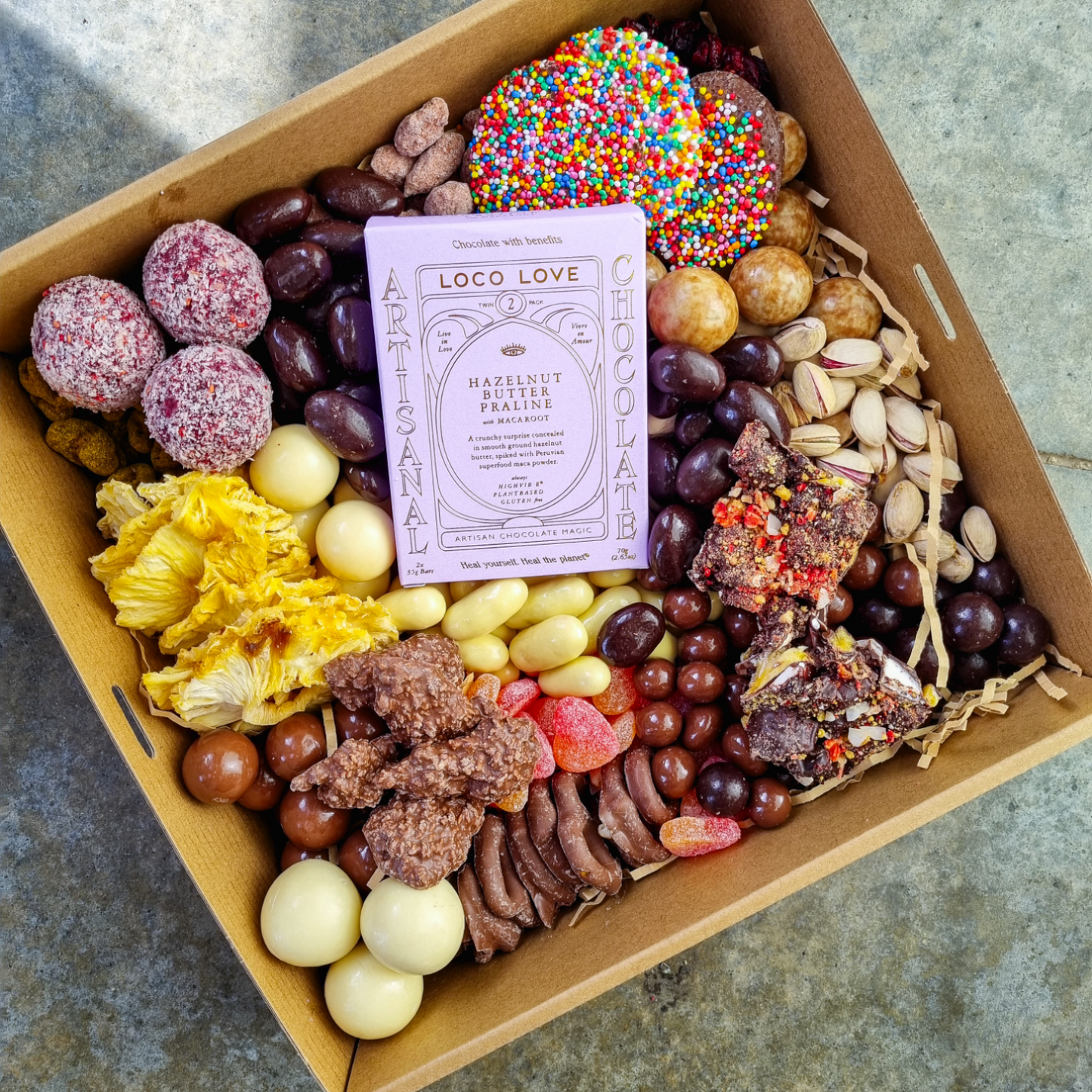 CUSTOM GIFT BOXES