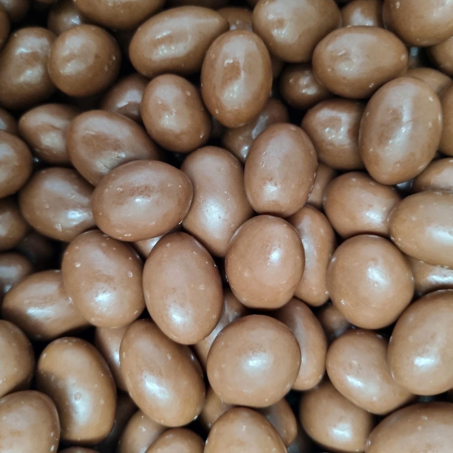 ALMONDS MILK CHOCOLATE