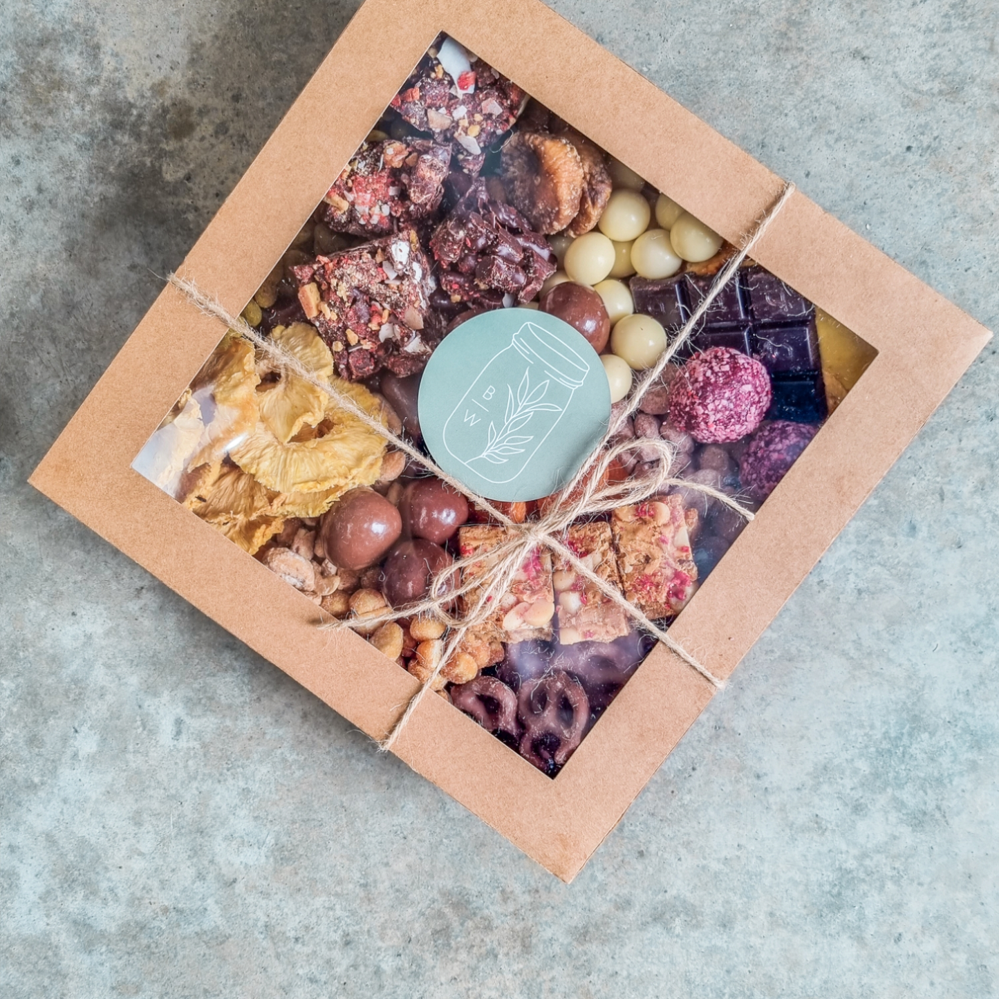 CUSTOM GIFT BOXES