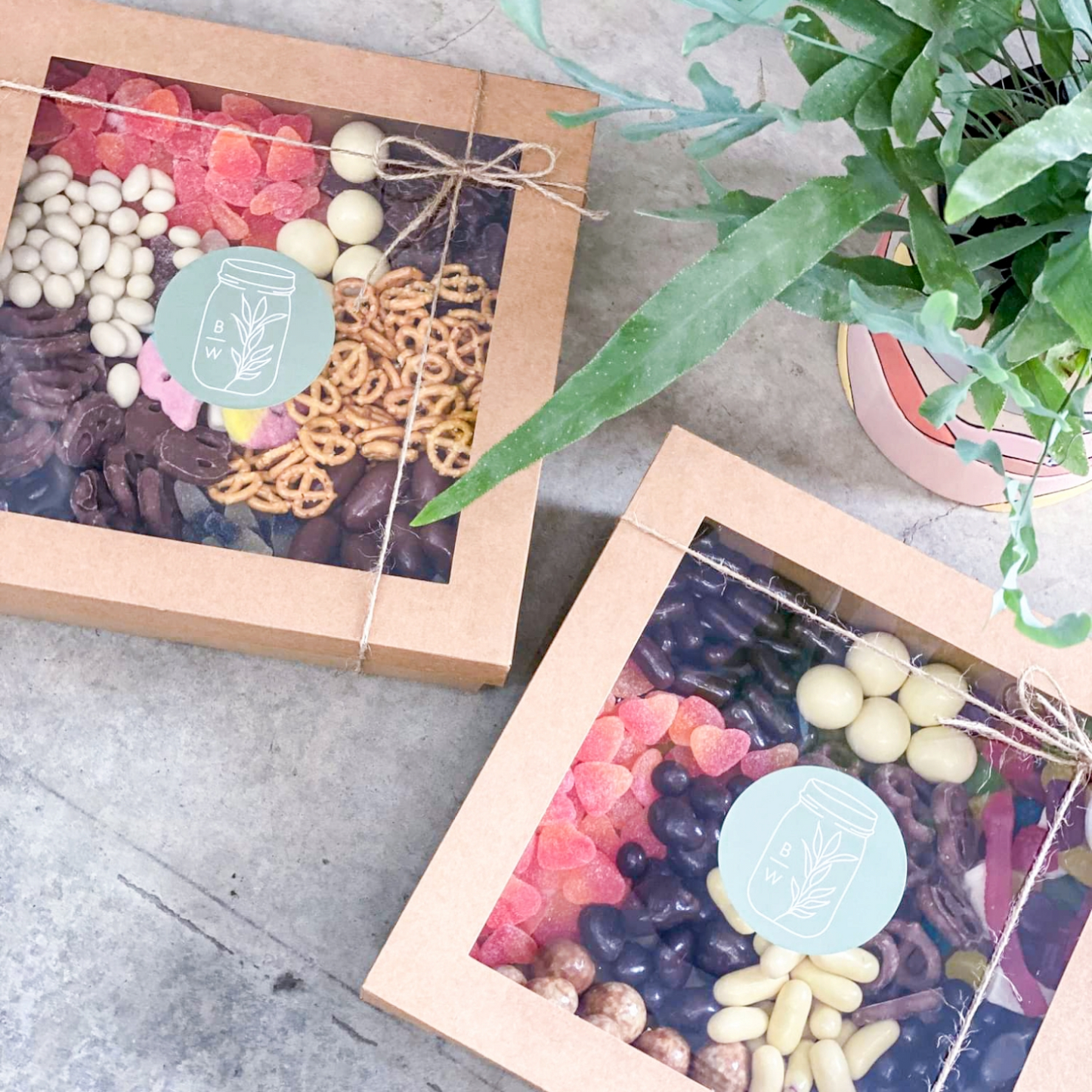 CUSTOM GIFT BOXES