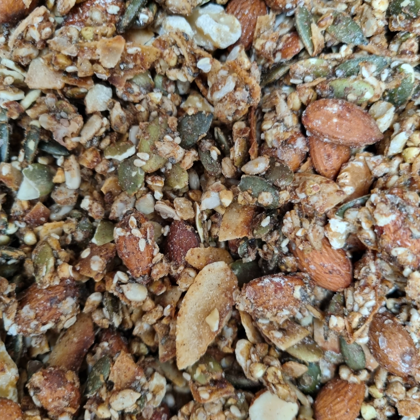 ADELIA NUT AND CHIA GRANOLA